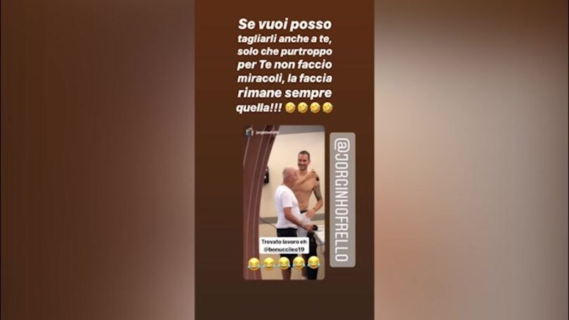 Bonucci cambia mestiere: eccolo come parrucchiere!