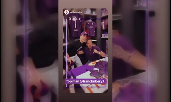 Ribery, bagno di tifosi al Fiorentina Store