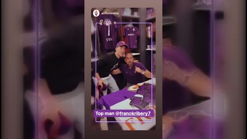 Ribery, bagno di tifosi al Fiorentina Store