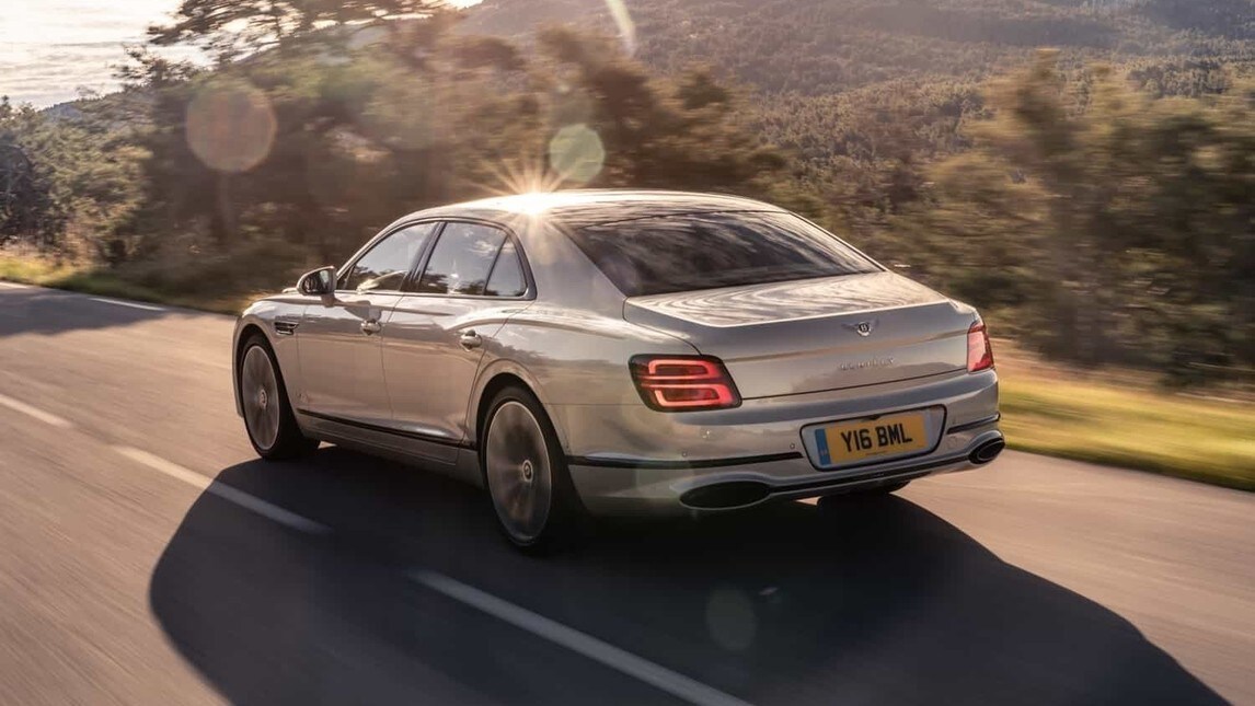 Bentley Flying Spur, nuova versione con le finiture Blackline