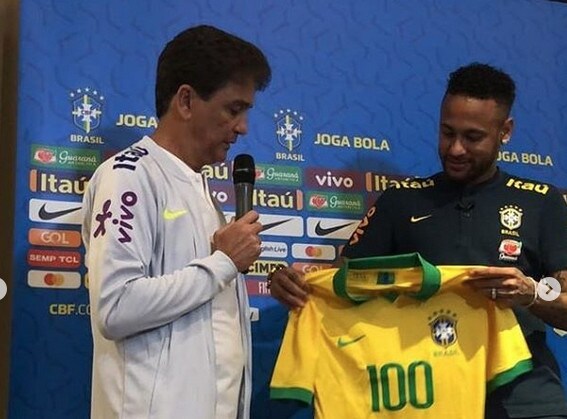 Neymar, un giovane centenario con il Brasile