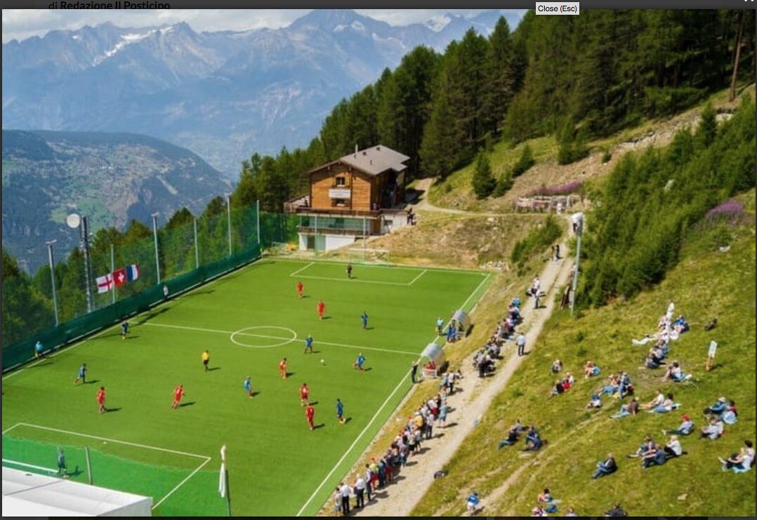 Il campo più alto d'Europa? In Svizzera a quota 2000: quanti palloni persi...