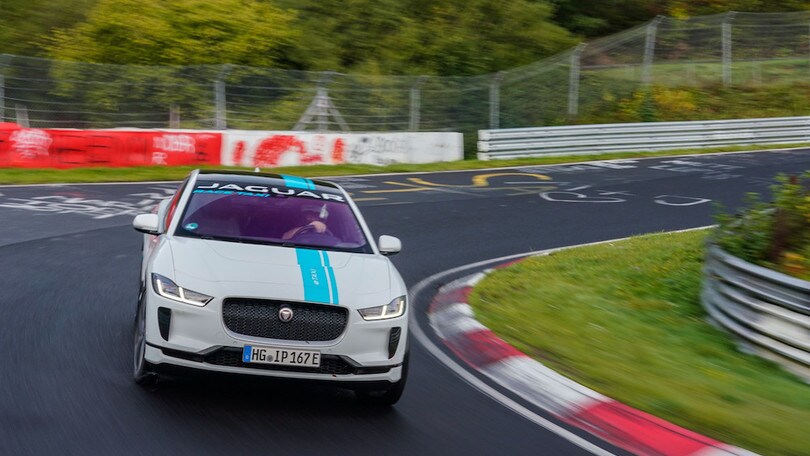 Jaguar I-Pace eTaxi, emozioni green al Nurburgring