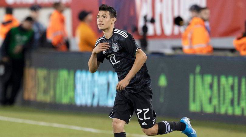 Napoli, infortunio per Lozano: esce in barella contro il Panama