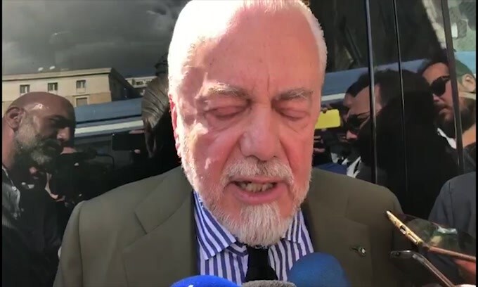 De Laurentiis ad Insigne: "C'è bisogno di sorridere"