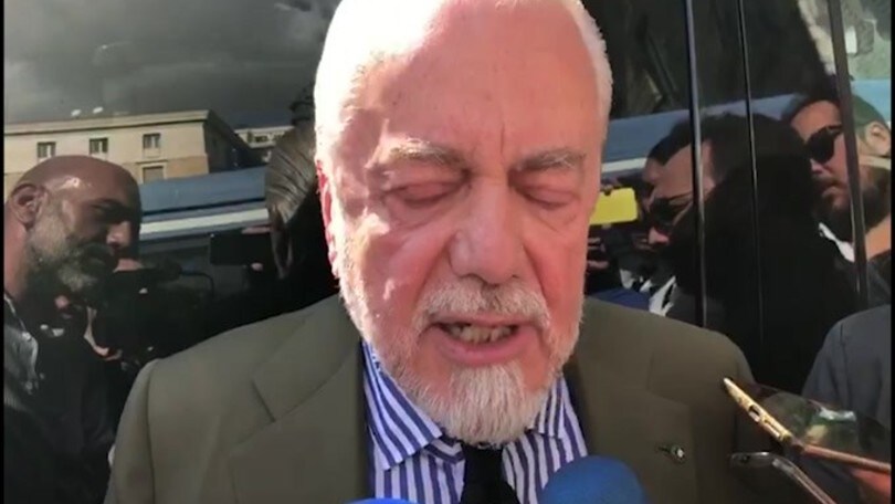 De Laurentiis ad Insigne: "C'è bisogno di sorridere"