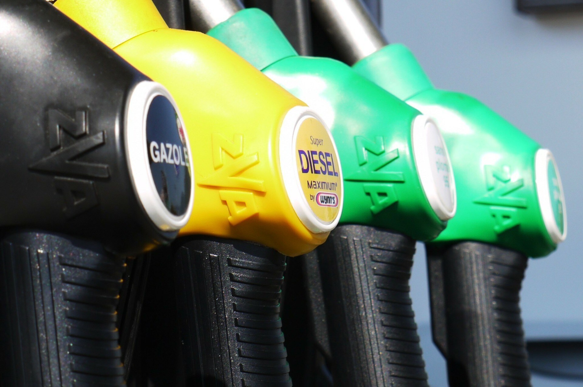 Benzina in Sicilia, agevolazioni prezzi per disabili