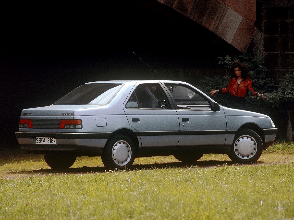 Peugeot 405, la berlina sportiva per eccellenza