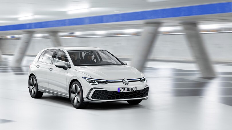 Nuova Volkswagen Golf GTE: le foto
