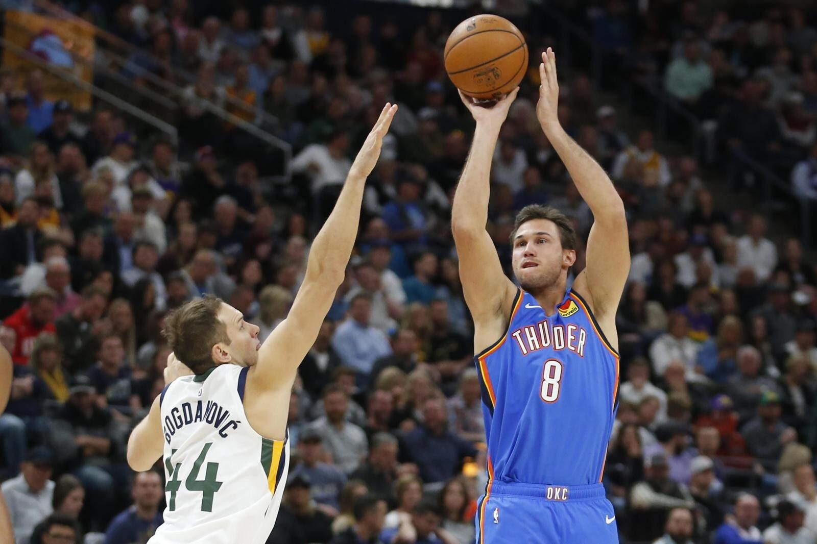 Nba: Gallinari e Melli ko. Primo successo per i Lakers