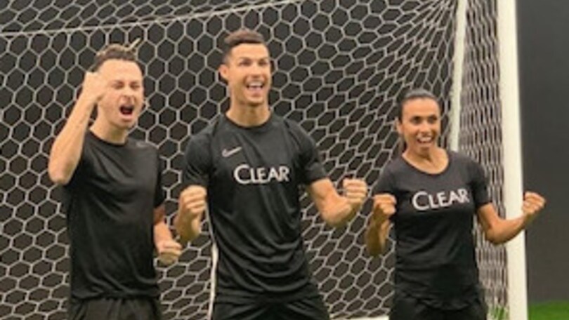 Cristiano Ronaldo riposa. Ma con Fred e Marta va a mille