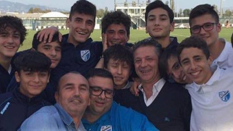 Patruno uber alles! Il bel gesto dei suoi ex compagni è incredibile!