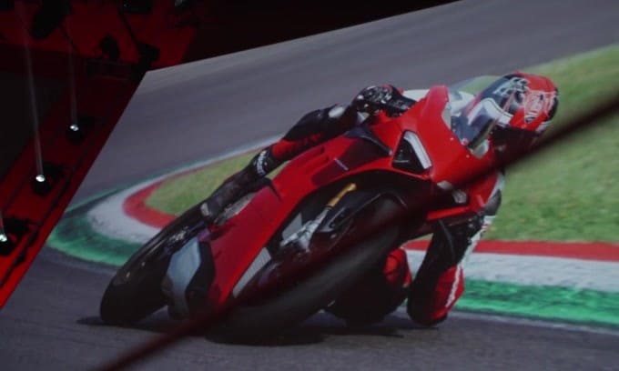 Ducati Panigale V4 e V4S 2020: il video