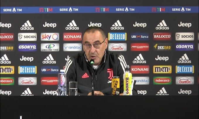 Sarri: "Douglas Costa disponibile, ma per uno spezzone"