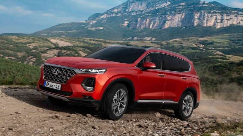 Hyundai Santa Fe, le immagini del nuovo Suv