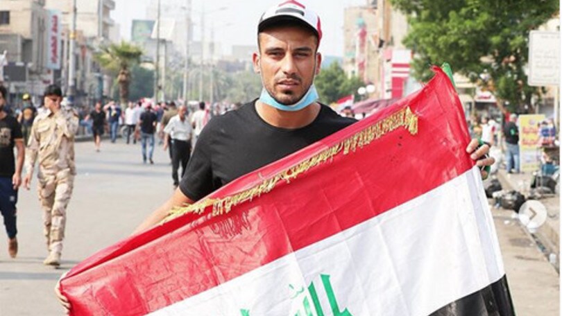 L'ex udinese Ali Adnan in piazza: «Date pace all'Iraq»