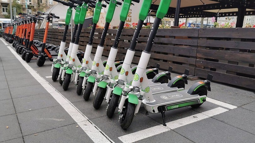 Monopattini elettrici, multa salata per un 25enne di Torino: ecco le motivazioni