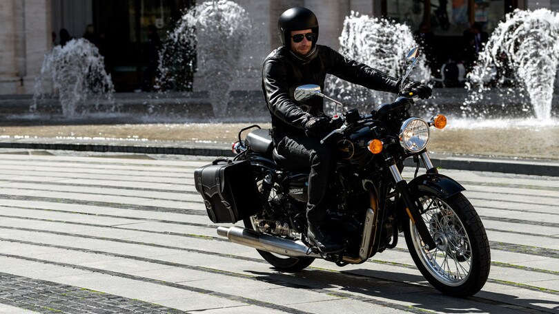 Benelli Imperiale 400, le immagini
