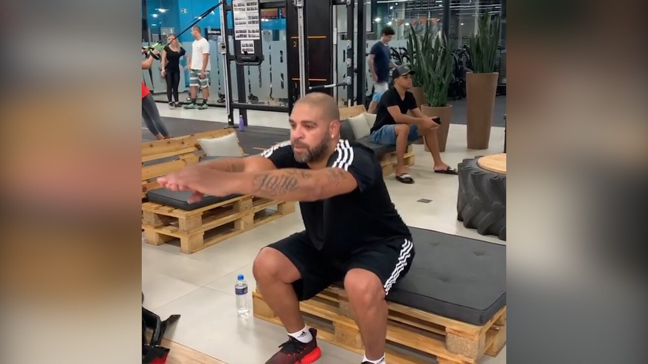 L'allenamento in palestra di Adriano