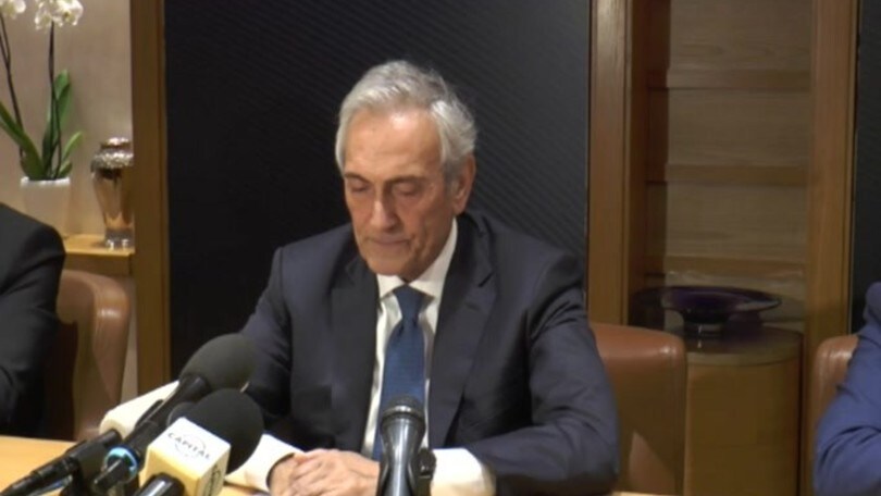 Gravina: "Io sto con Balotelli"