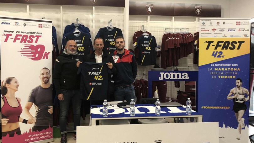 T-FAST 42k – La maratona della città di Torino presenta la t-shirt ufficiale