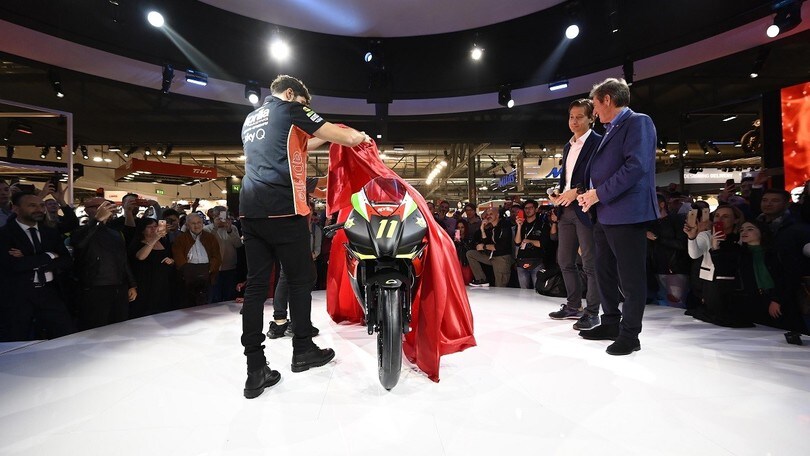 EICMA 2019, Iannone presenta Aprilia Ovahle: gli scatti