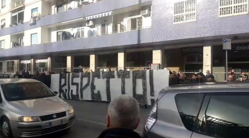 Napoli, contestazione dei tifosi al San Paolo: "Mercenari"