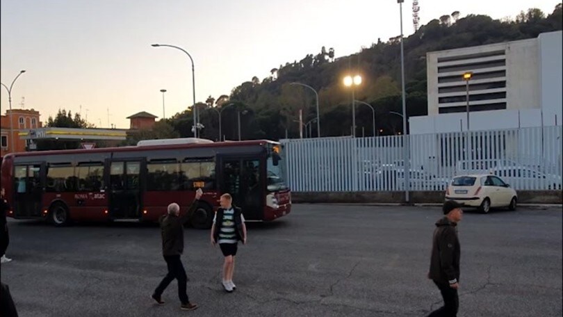 L'arrivo dei tifosi del Celtic allo stadio "Olimpico"