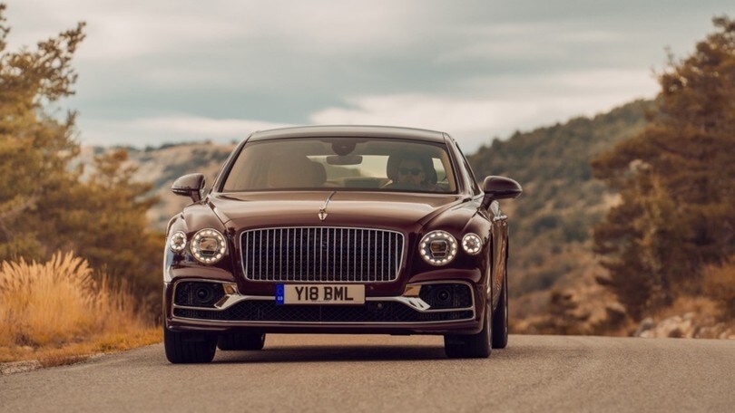 Nuova Bentley Flying Spur: gli scatti