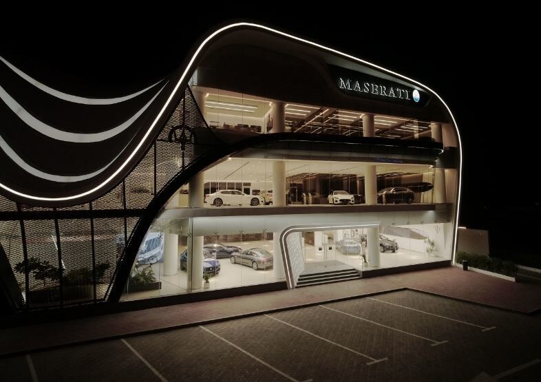 Maserati, nuovo showroom a Dubai: le immagini