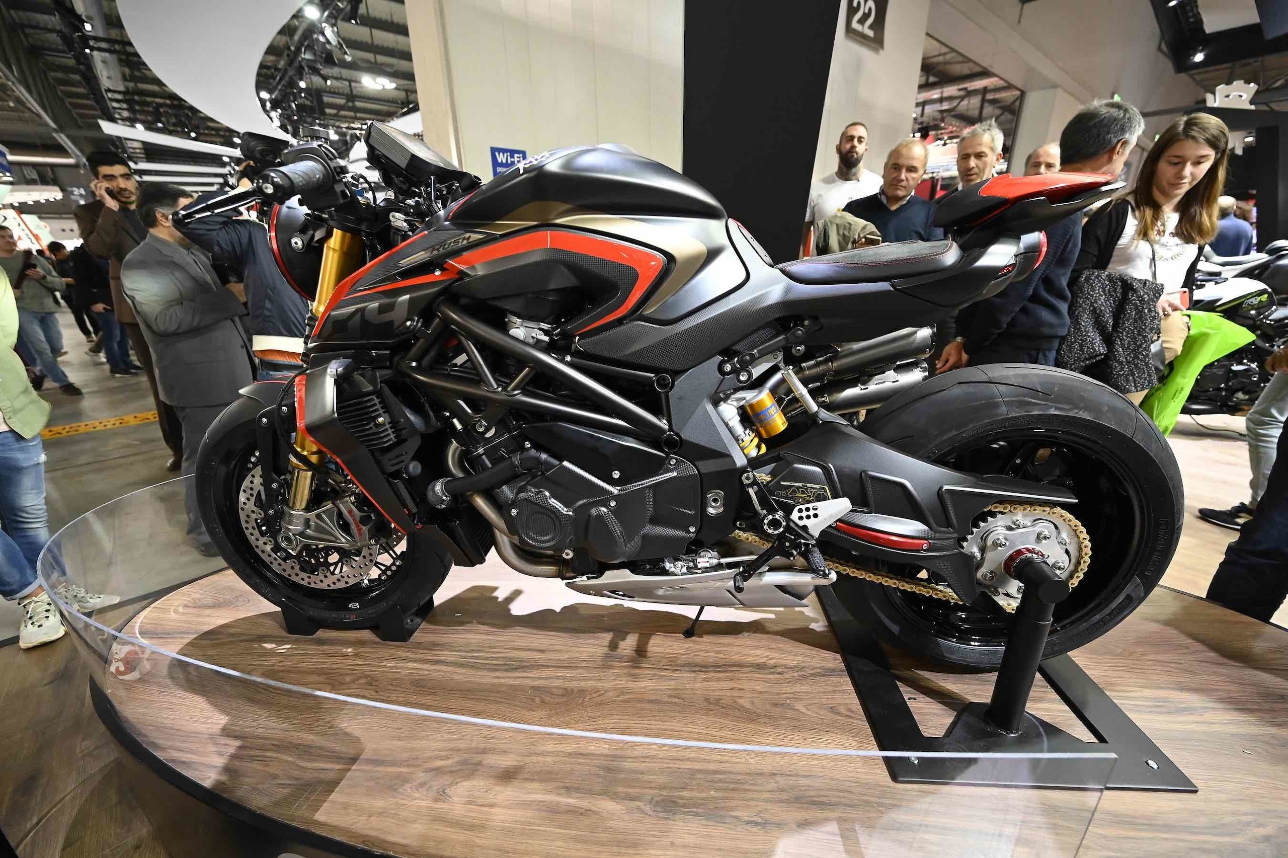 MV Agusta Rush 1000 a Eicma 2019: gli scatti
