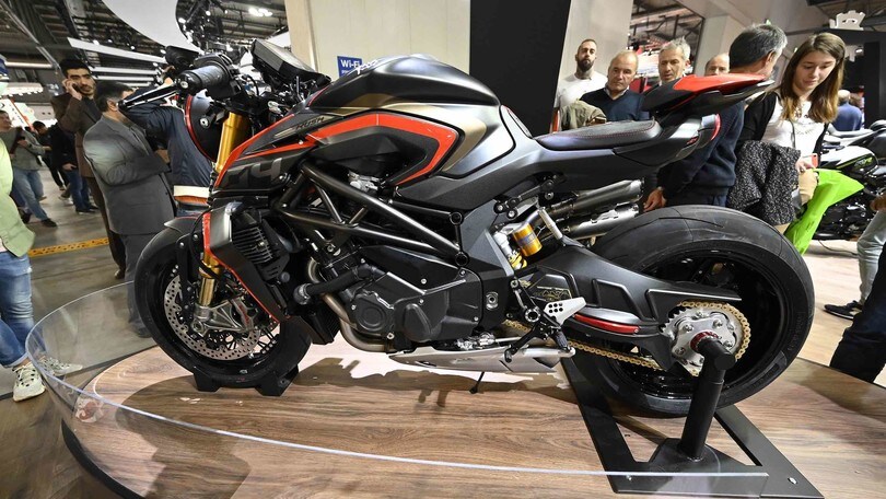 MV Agusta Rush 1000 a Eicma 2019: gli scatti