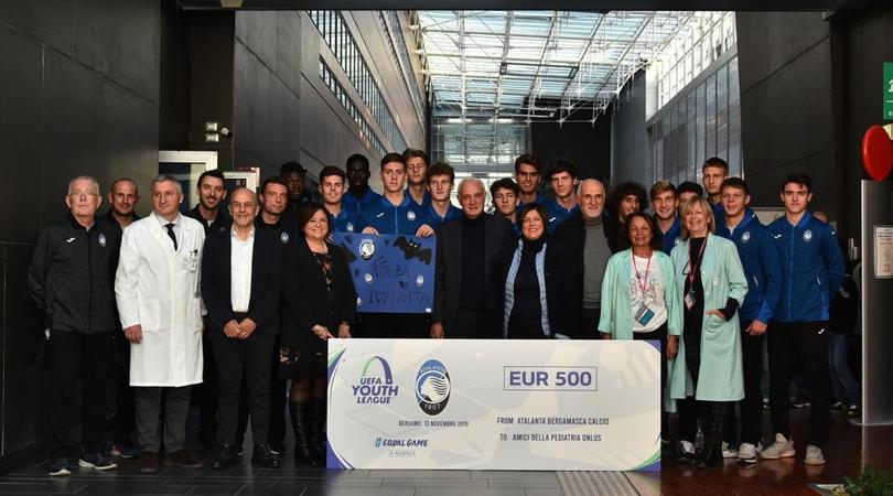 Atalanta, visita della Primavera e donazione all'ospedale di Bergamo