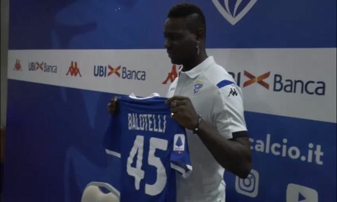 Brescia, ancora insulti per Balotelli