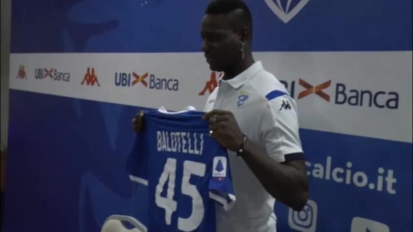 Brescia, ancora insulti per Balotelli