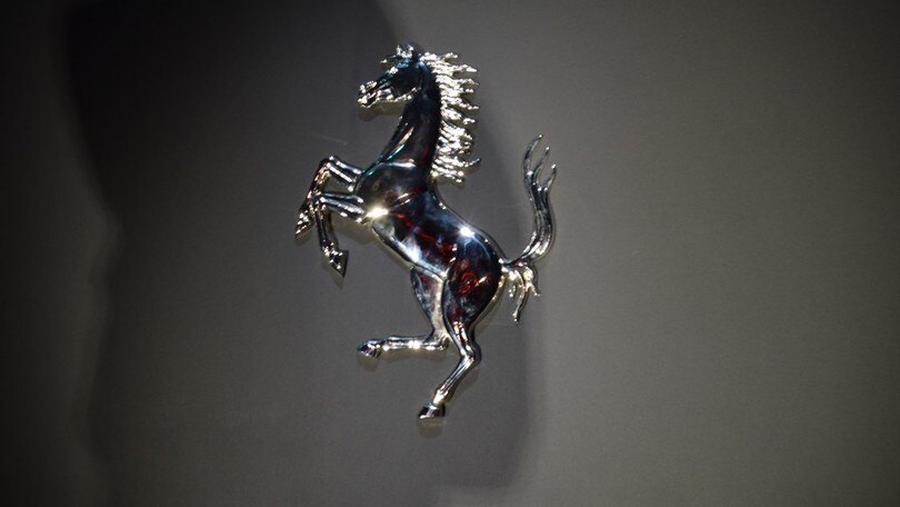 Ferrari Roma: scatti