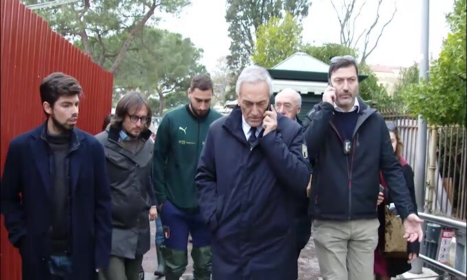Acqua alta a Venezia, la visita della Nazionale