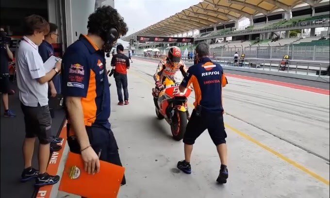 MotoGp, Marquez vince a Valencia. Lorenzo saluta