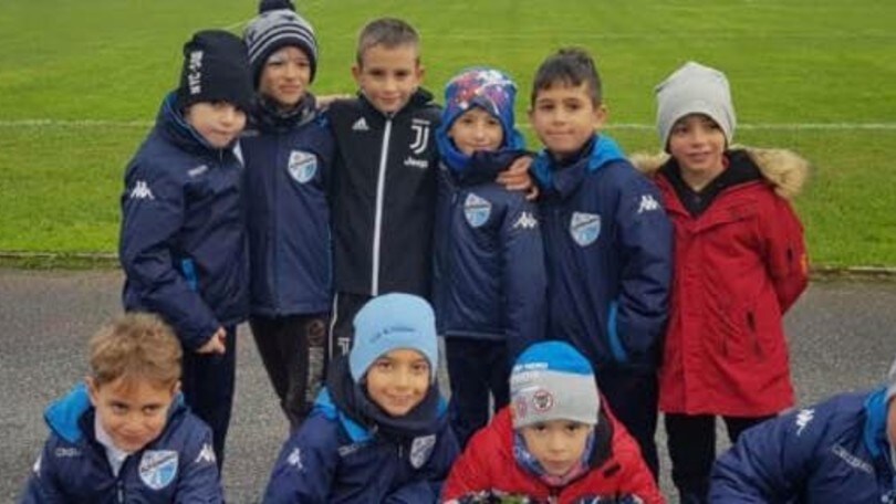Mattia De Simone passa alla Juventus e l'Alpignano gli rende omaggio