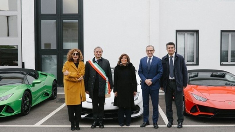 Il Presidente del Senato in visita alla Lamborghini, le immagini