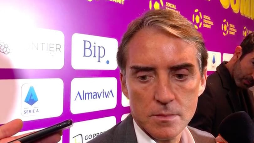 Italia, Mancini: "Contento per l'entusiasmo. Balotelli? Ha ancora sei mesi"