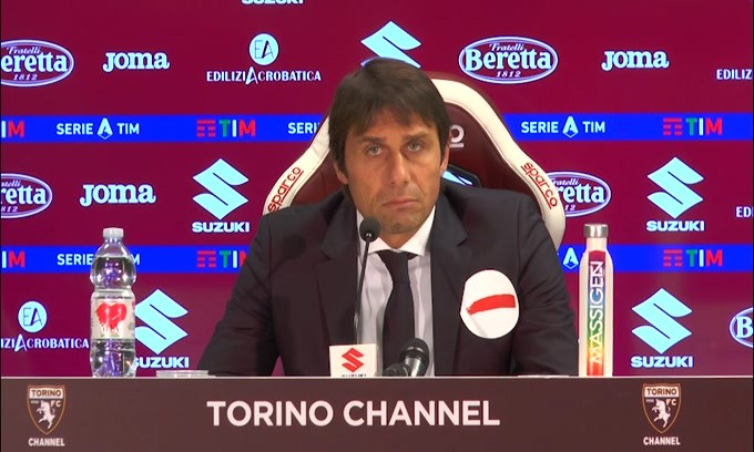 Conte orgoglioso: "Grazie all'Inter Scudetto ancora in gioco"