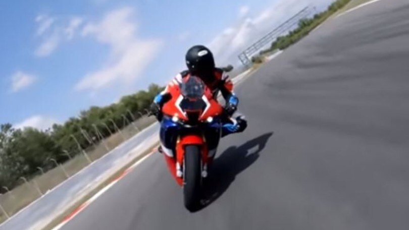 Marc Marquez, test in pista con la Honda CBR1000RR-R Fireblade: VIDEO