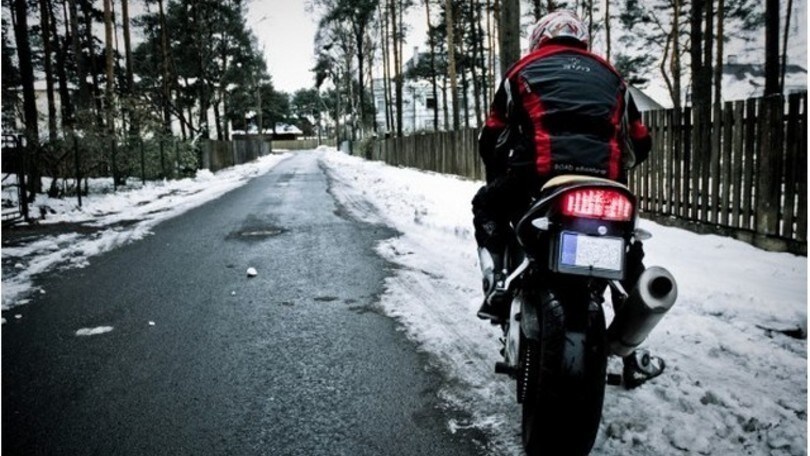 Gomme invernali per moto e scooter, la legge nello specifico