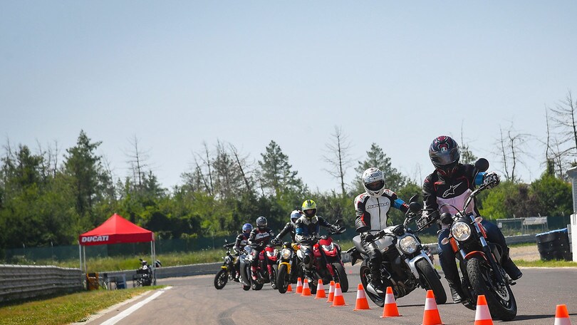 Ducati Riding Experience, nuova stagione al via anche per i rookie