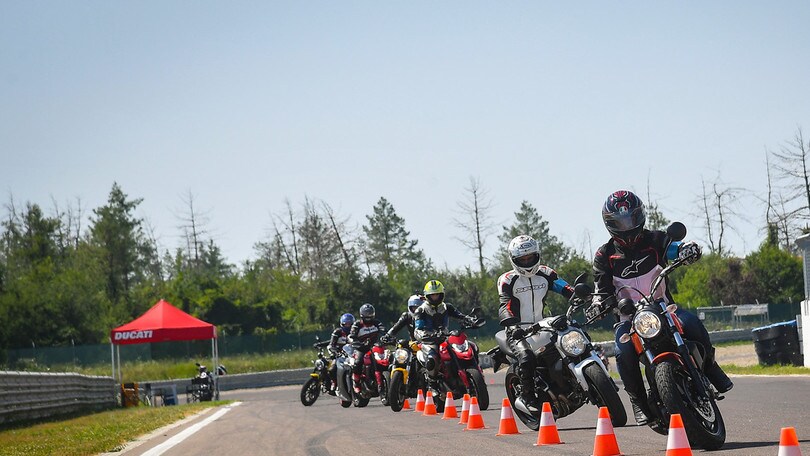 Ducati Riding Experience, nuova stagione al via anche per i rookie