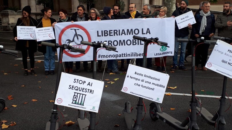 Legambiente sui monopattini elettrici davanti al MIT