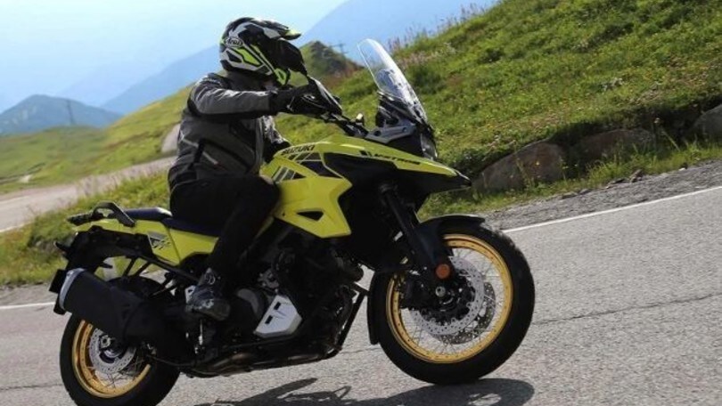 Suzuki V-Strom 1050 e 1050XT, annunciato il prezzo di listino