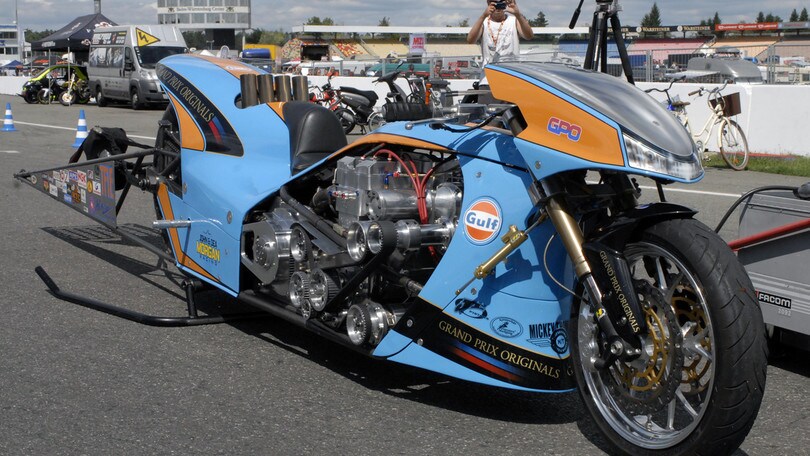 Il Dragster Gulf pilotato da Ian King: potenza impressionate