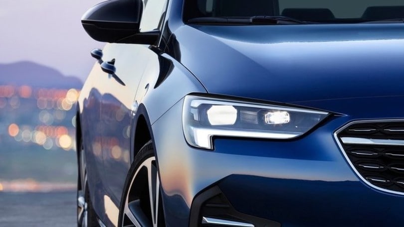 Opel Insignia 2020: gli scatti